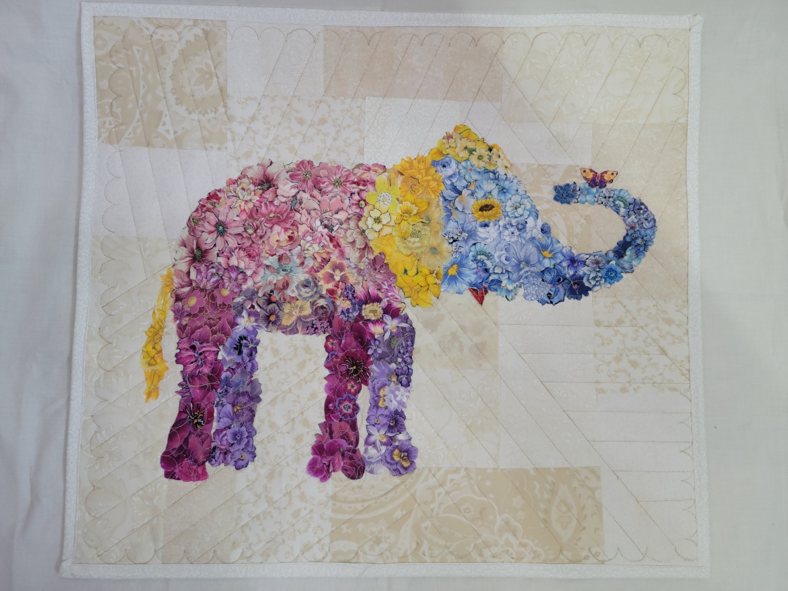 No-Sew Applique Wall Hanging quilt of elephant